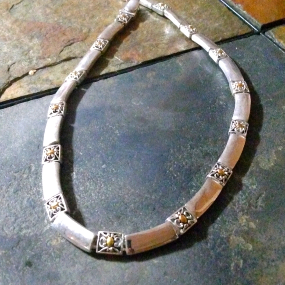 Silvertone necklace